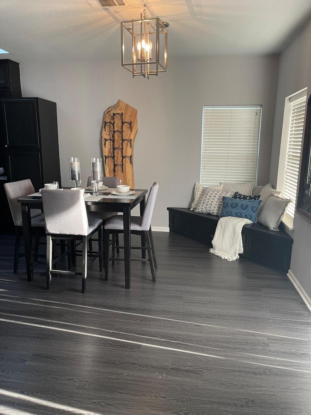 Brooklynn'S Bay, Elegant Lakefront Condo Retreat Hot Springs Exteriör bild